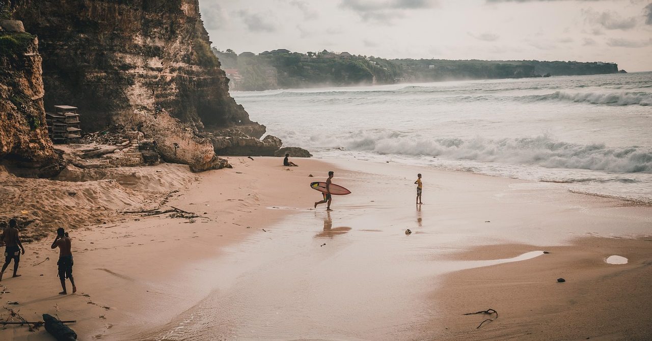 The “Uluwatu Longevity” Itinerary: 7 Days of Sustainable Luxury